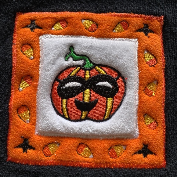 Hallowe’en Embroidered Hand Towels - Picture 2 of 9